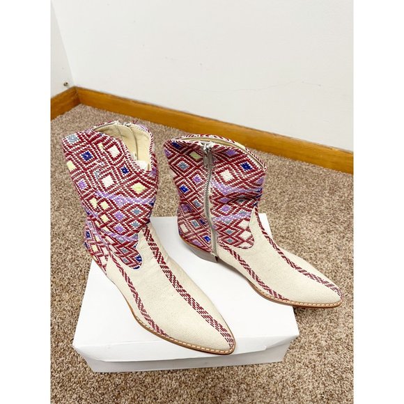 Diamond Embroidered Western Boots - Picture 2 of 6